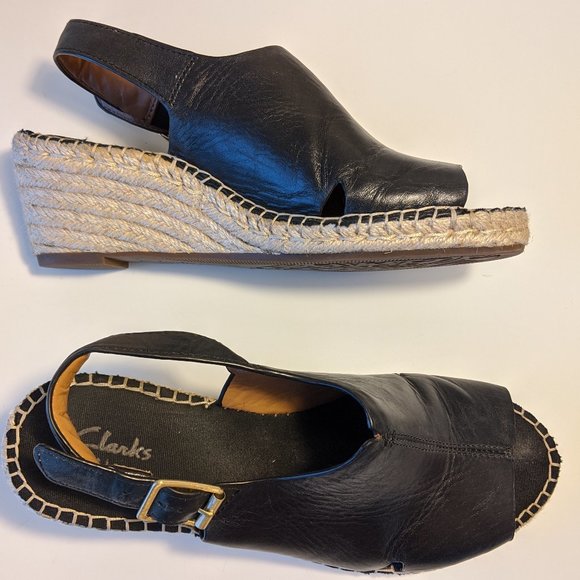 clarks abby flip flop